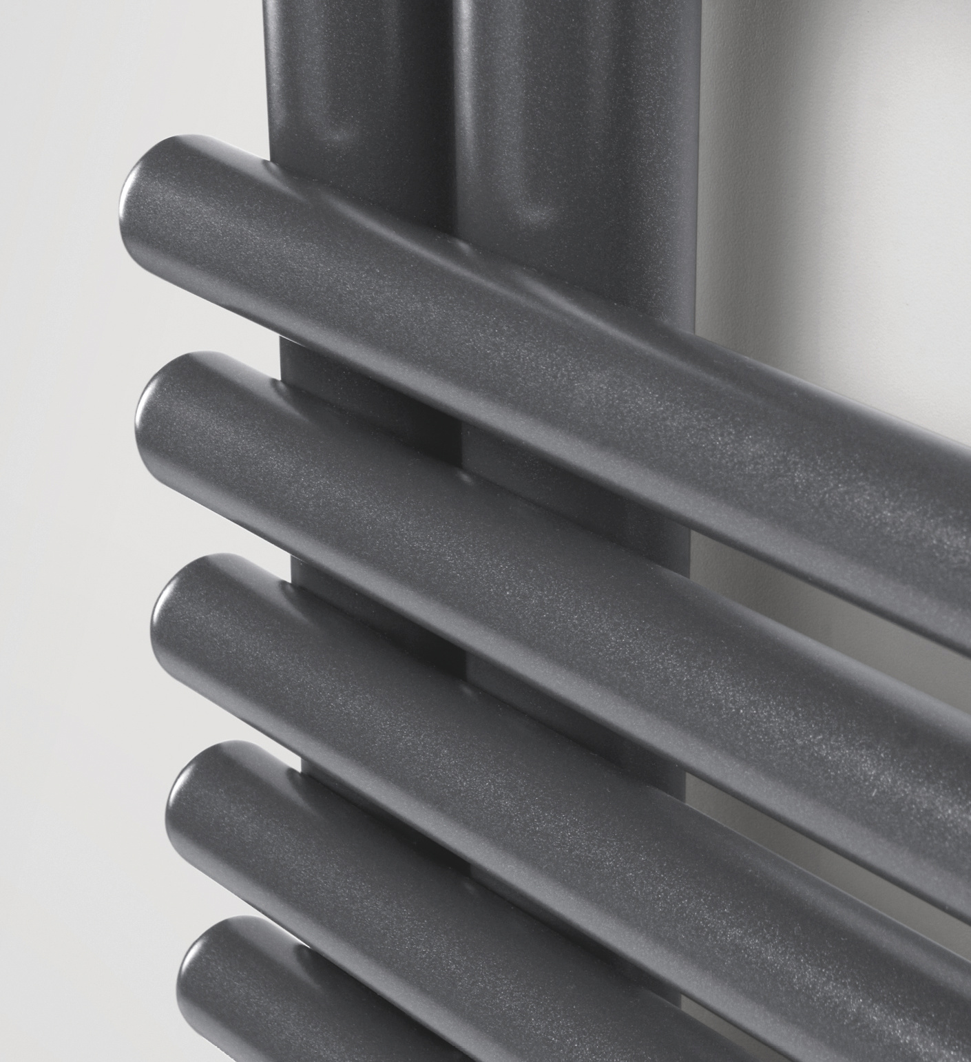 Zehnder_RAD_Forma-Asym_Detail_anthracite_tubes Rendering Zehnder Forma Spa Asym Decorative radiator Front view