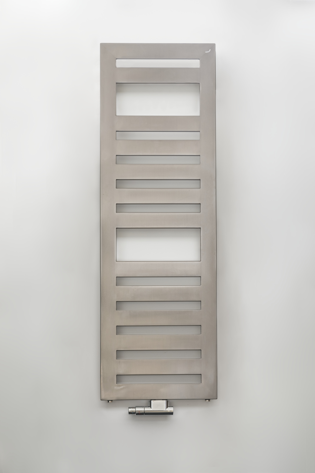 Rendering Zehnder Metropolitan Spa Decorative radiator Front view