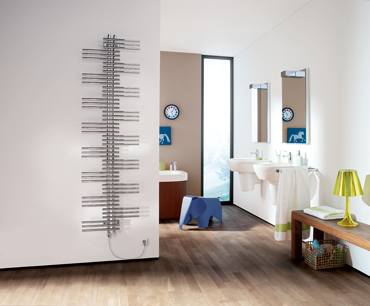Zehnder_RAD_Yucca-EL_IHE_1800_chrome_family-bath