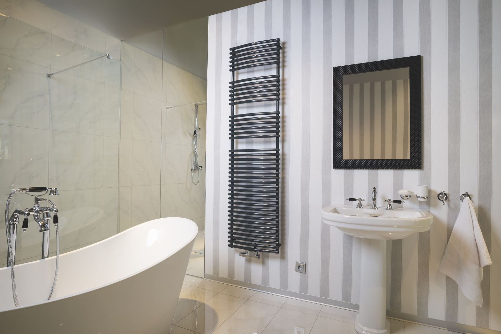 Rendering Ovida Bow Decorative radiator Side view