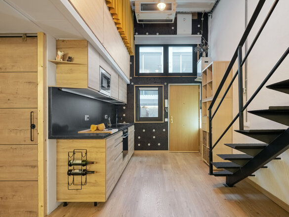 Małe, odnowione mieszkanie w standardzie Passivhaus w Barcelonie, wyposażone w centralę wentylacyjną Zehnder ComfoAir 70