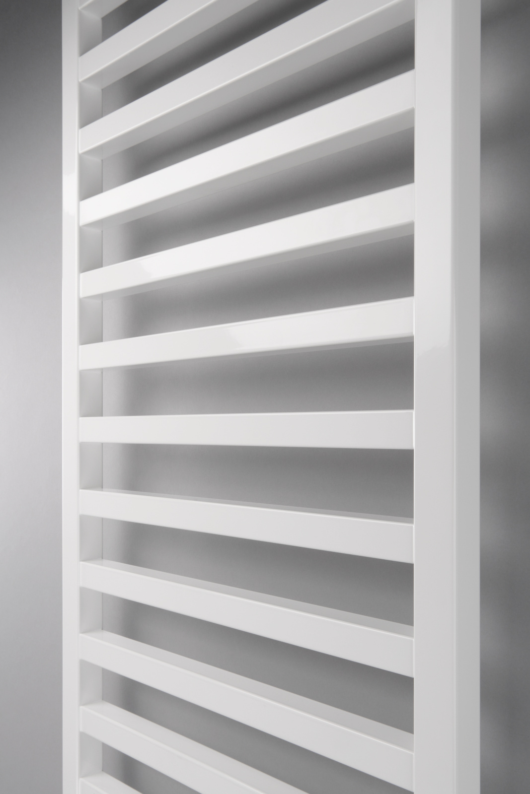 Zehnder_RAD_Quaro_zoom_mounting Focus Decorative radiator